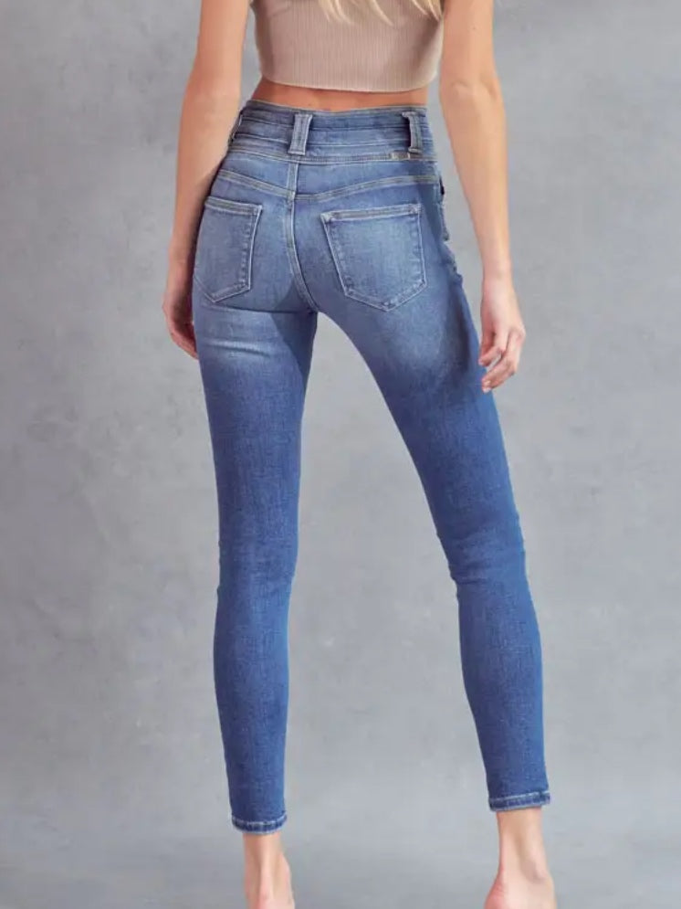 The Skinny Triple Button Kancan Jeans